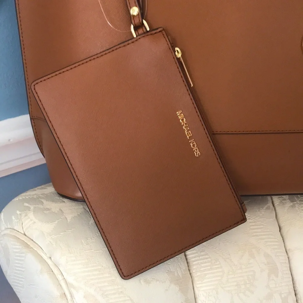 Brand New Michael Kors Leather Lg Drawstring Tote - Picture 6 of 14